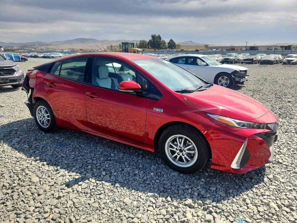 60700566 :رقم المزاد ، JTDKARFP1J3072470 vin ، 2018 Toyota Prius Prime مزاد بيع