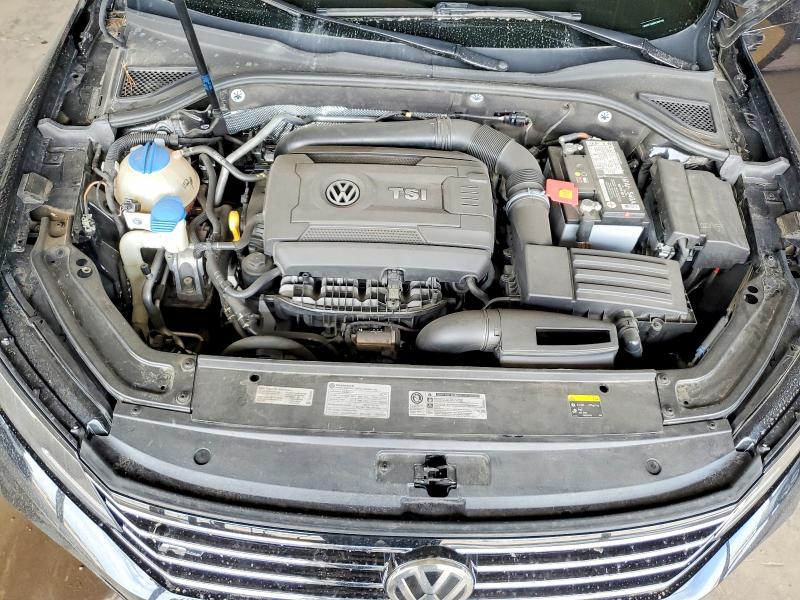 61923816 :رقم المزاد ، 1VWDT7A39HC065138 vin ، 2017 Volkswagen Passat مزاد بيع