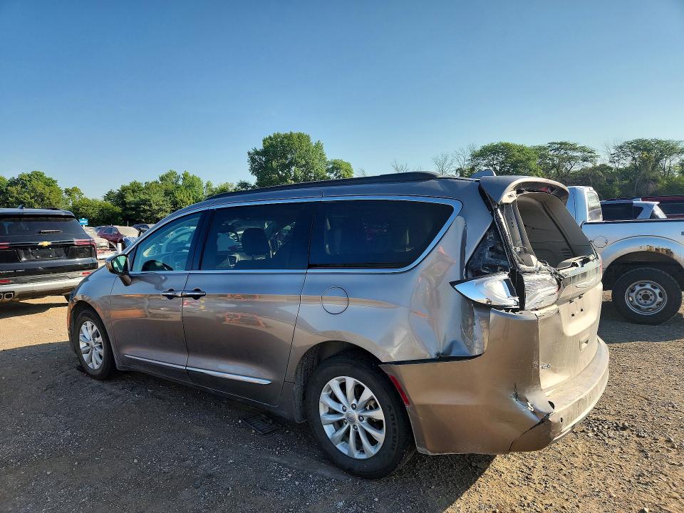 Продаж на аукціоні авто 2017 Chrysler Pacifica, vin: 2C4RC1BG8HR839717, номер лоту: 61226766
