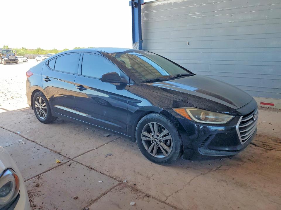 60555206 :رقم المزاد ، 5NPD84LF0JH292139 vin ، 2018 Hyundai Elantra مزاد بيع