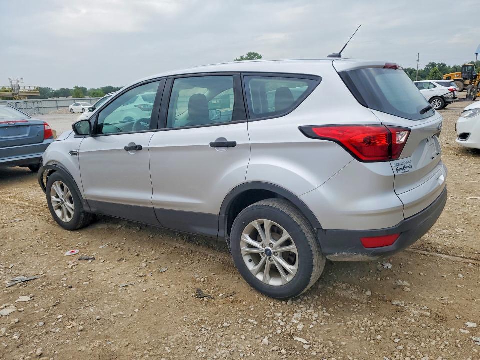 62563706 :رقم المزاد ، 1FMCU0F73KUA62943 vin ، 2019 Ford Escape مزاد بيع