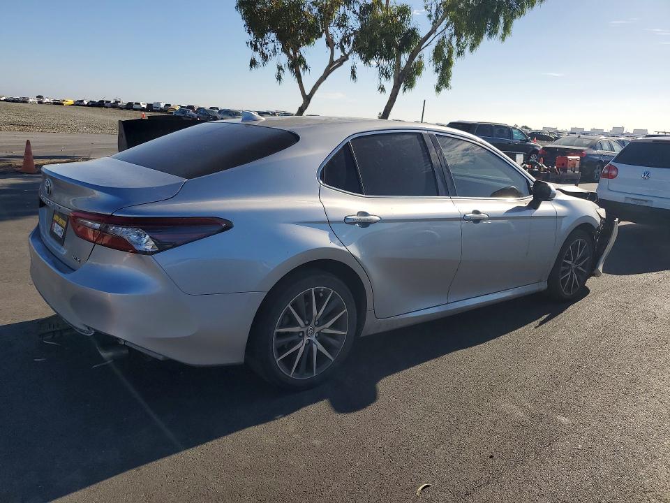 61728326 :رقم المزاد ، 4T1F11AK3RU845875 vin ، 2024 Toyota Camry مزاد بيع