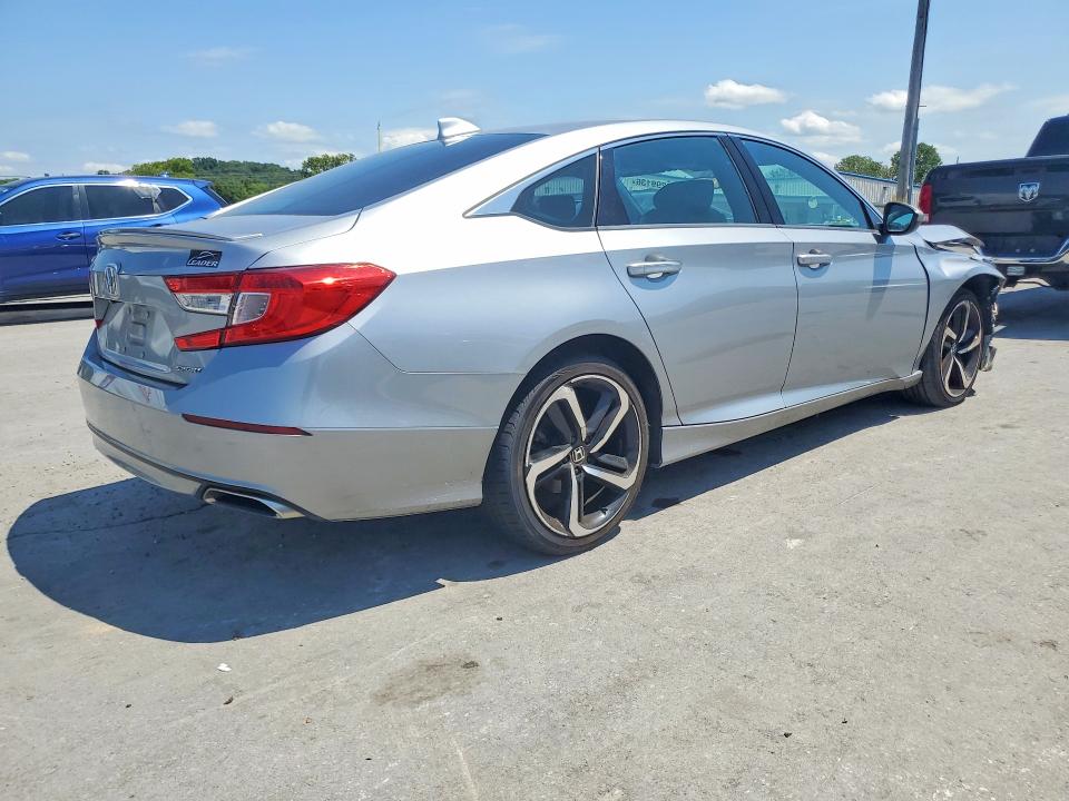 62299136 :رقم المزاد ، 1HGCV1F30JA075087 vin ، 2018 Honda Accord مزاد بيع