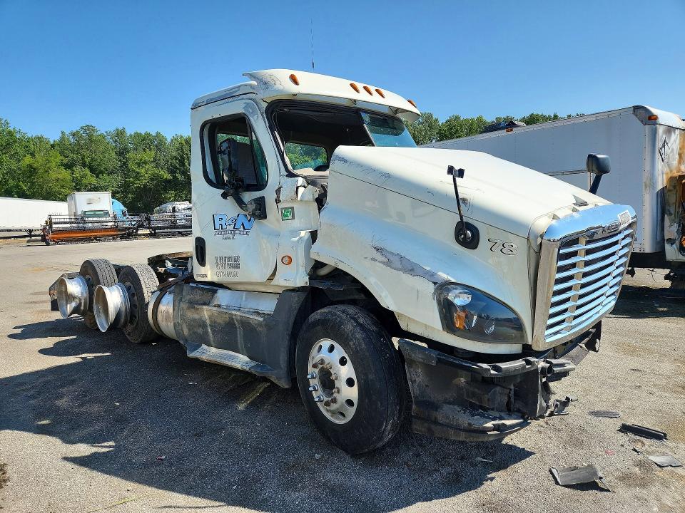 60500306 :رقم المزاد ، 3AKJGEDR7JSJV9374 vin ، 2018 Freightliner Cascadia 125 مزاد بيع