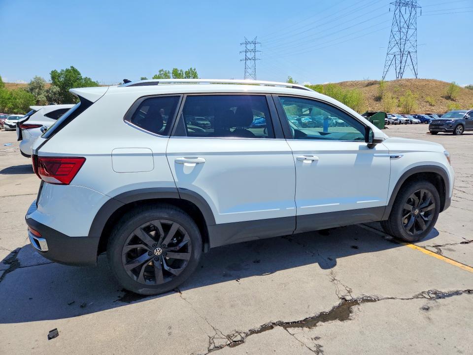Продаж на аукціоні авто 2022 Volkswagen Taos, vin: 3VVWX7B22NM081344, номер лоту: 61565416