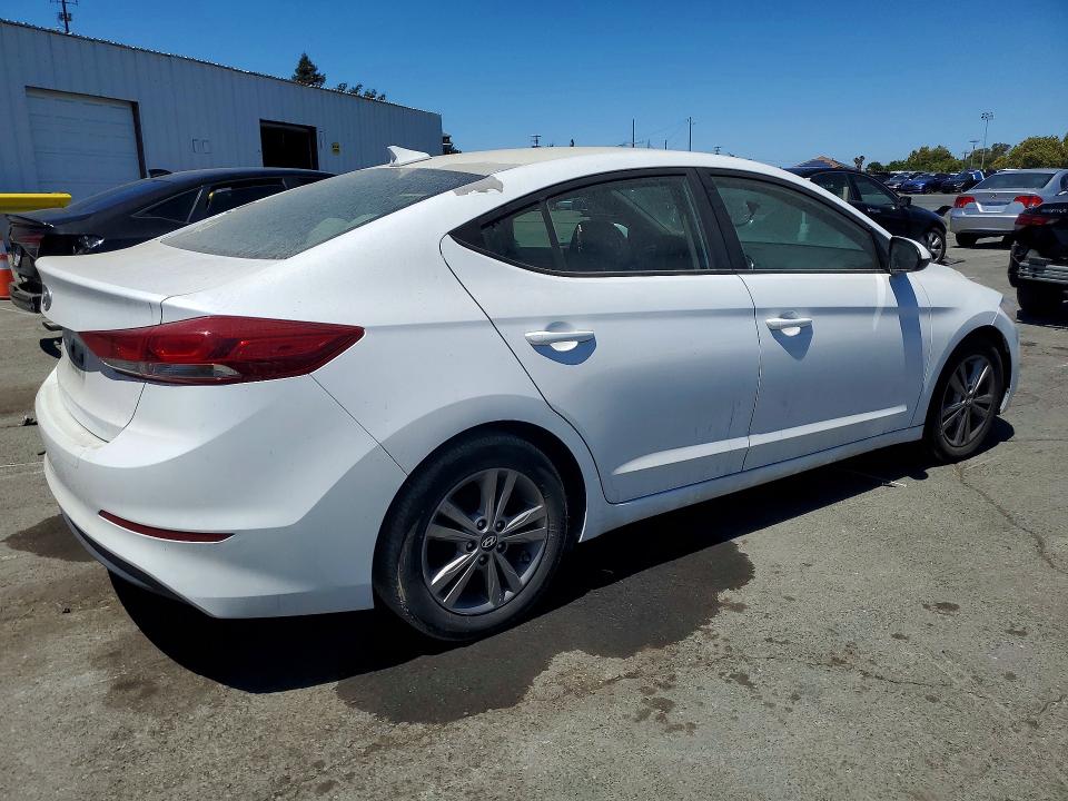 2017 Hyundai Elantra მანქანა იყიდება აუქციონზე, vin: 5NPD84LF6HH123723, აუქციონის ნომერი: 63164056