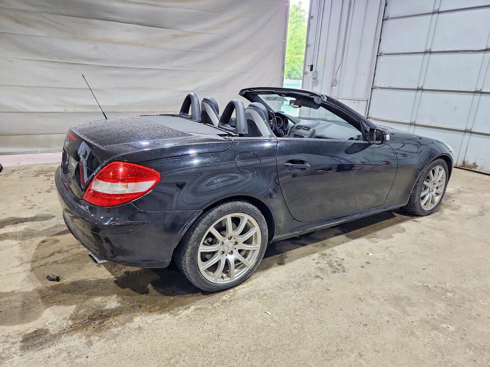 61754226 :رقم المزاد ، WDBWK56F05F034410 vin ، 2005 Mercedes-benz Slk مزاد بيع