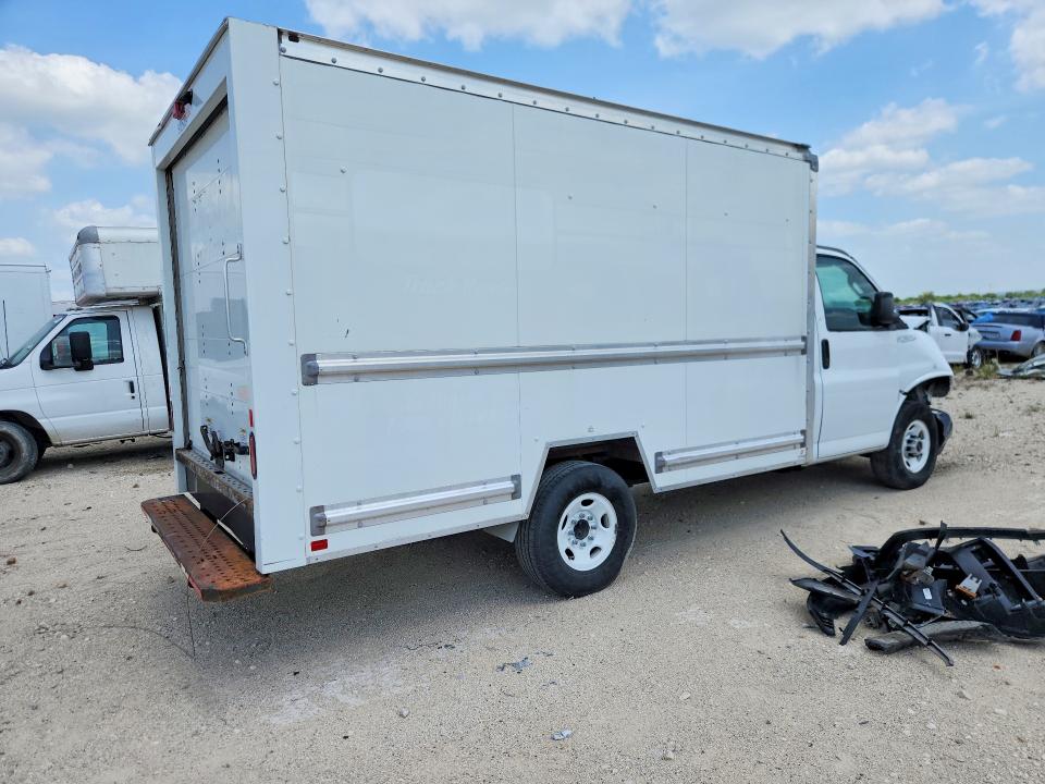 62263256 :رقم المزاد ، 1GD07RFP8N1165179 vin ، 2022 Gmc Savana مزاد بيع
