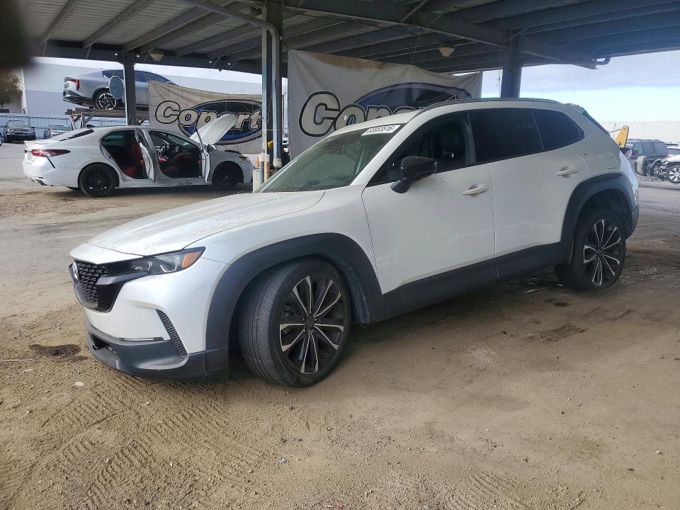 63033516 :رقم المزاد ، 7MMVABEM6PN152517 vin ، 2023 Mazda Cx-50 مزاد بيع