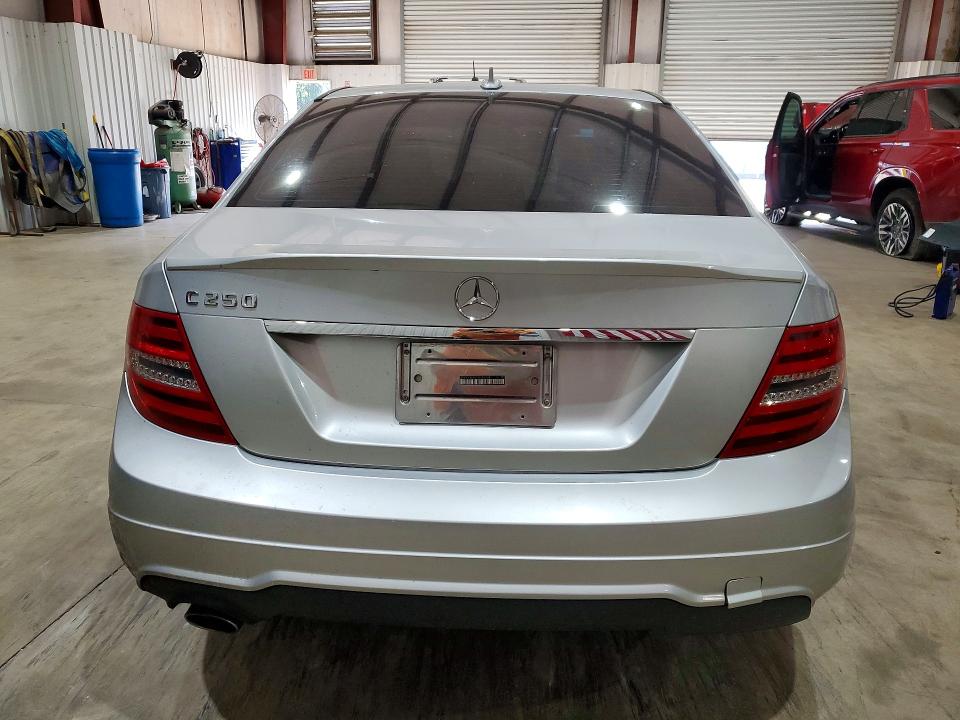 2013 Mercedes-benz C მანქანა იყიდება აუქციონზე, vin: WDDGF4HB7DR248974, აუქციონის ნომერი: 61532266