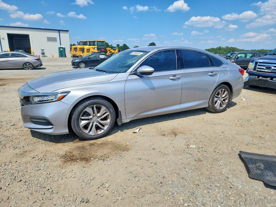 Продажа на аукционе авто 2018 Honda Accord, vin: 1HGCV1F18JA040831, номер лота: 61396386