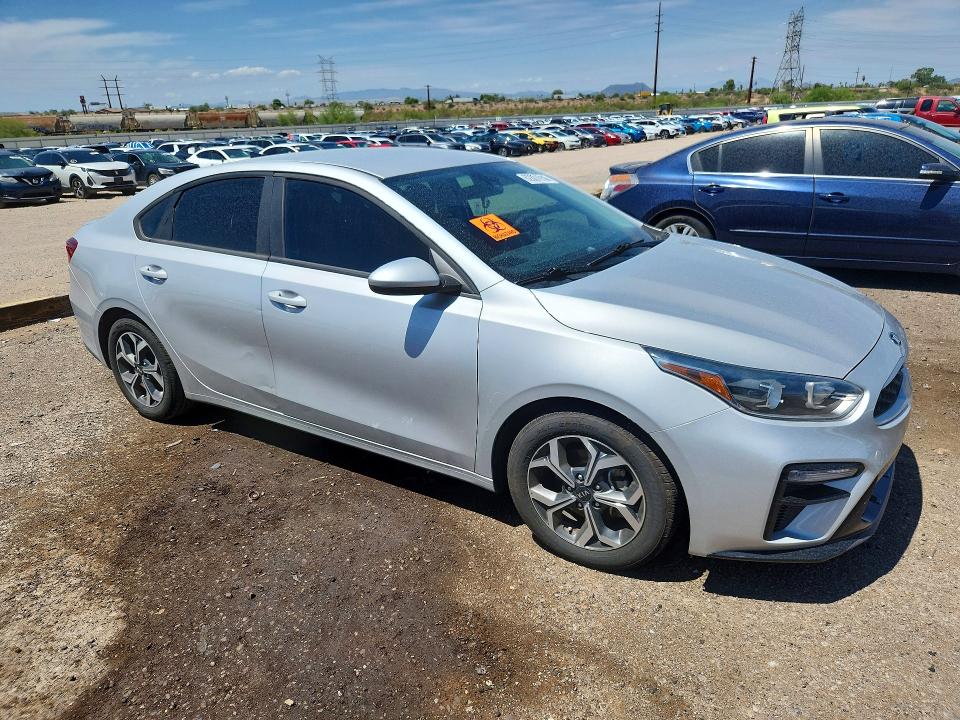 2021 Kia Forte მანქანა იყიდება აუქციონზე, vin: 3KPF24AD2ME307566, აუქციონის ნომერი: 62801916