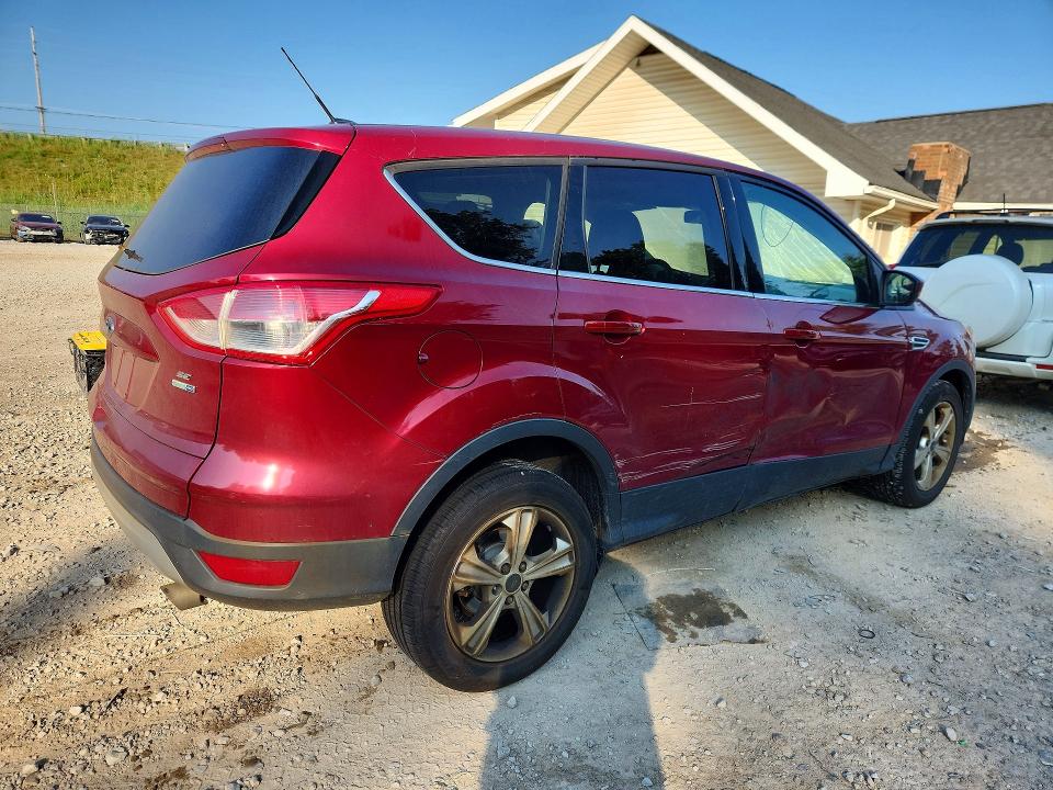 63431636 :رقم المزاد ، 1FMCU9GX3FUA39123 vin ، 2015 Ford Escape مزاد بيع