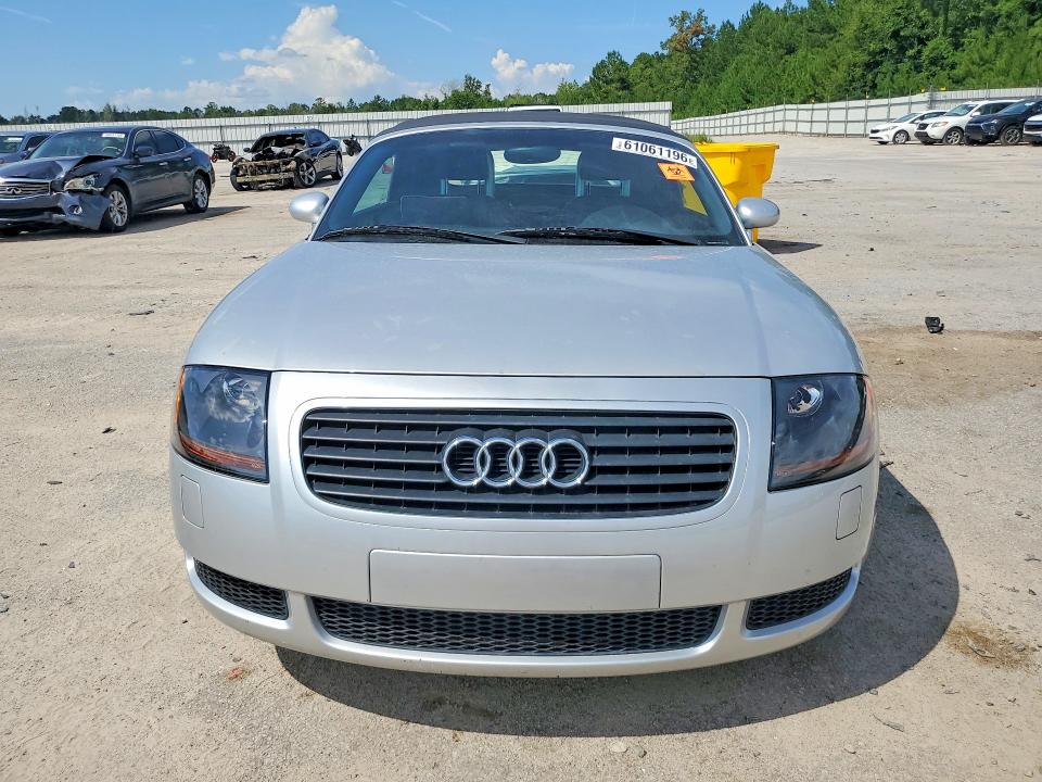 61061196 :رقم المزاد ، TRUTX28N111011515 vin ، 2001 Audi Tt مزاد بيع