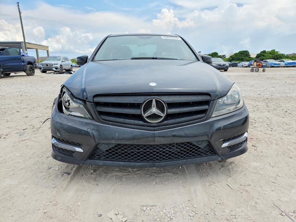 2014 Mercedes-benz C მანქანა იყიდება აუქციონზე, vin: WDDGF8AB7EG201054, აუქციონის ნომერი: 63039476
