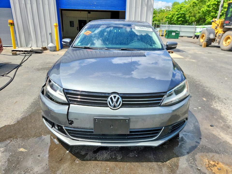 59669126 :رقم المزاد ، 3VWDP7AJ1DM280847 vin ، 2013 Volkswagen Jetta مزاد بيع