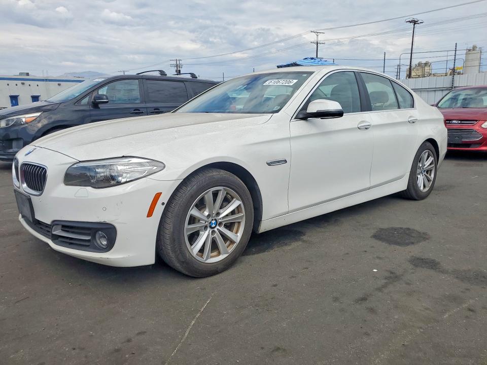 61067206 :رقم المزاد ، WBA5A5C56FD518684 vin ، 2015 Bmw 528 مزاد بيع