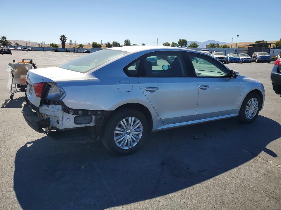 63155356 :رقم المزاد ، 1VWAT7A36FC099666 vin ، 2015 Volkswagen Passat مزاد بيع