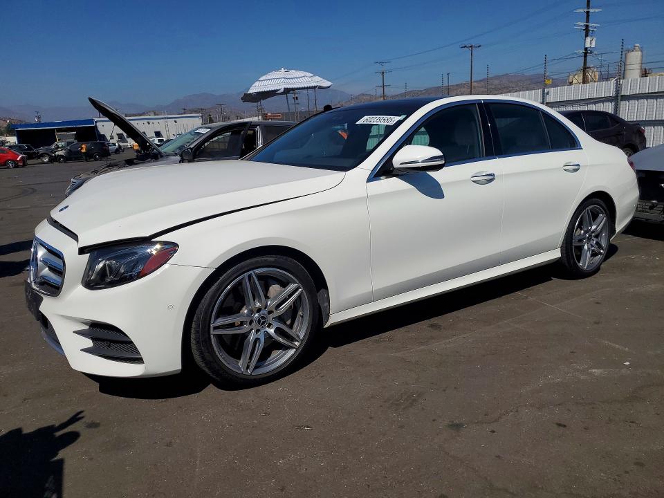 60239586 :رقم المزاد ، WDDZF4JB3JA476337 vin ، 2018 Mercedes-benz E مزاد بيع