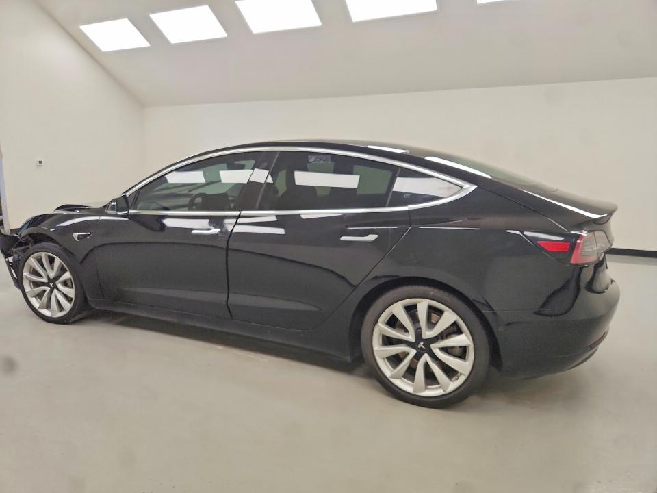 59607896 :رقم المزاد ، 5YJ3E1EA5KF401800 vin ، 2019 Tesla Model 3 مزاد بيع