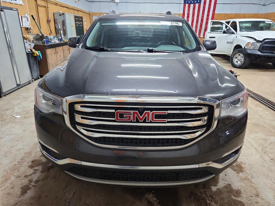 61108116 :رقم المزاد ، 1GKKNULS0HZ288533 vin ، 2017 Gmc Acadia مزاد بيع