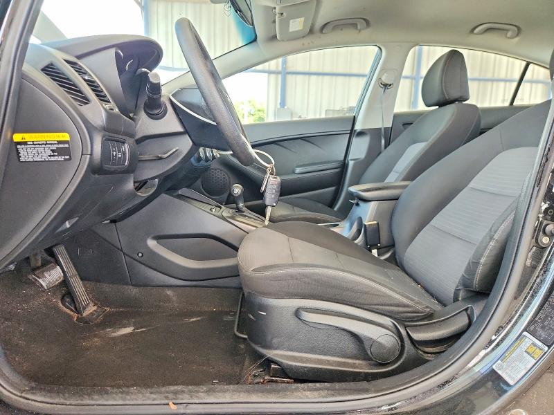 60710366 :رقم المزاد ، KNAFX4A62F5427592 vin ، 2015 Kia Forte مزاد بيع