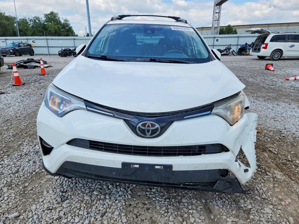 Продажа на аукционе авто 2017 Toyota Rav4, vin: JTMRFREV5HJ113110, номер лота: 62842266