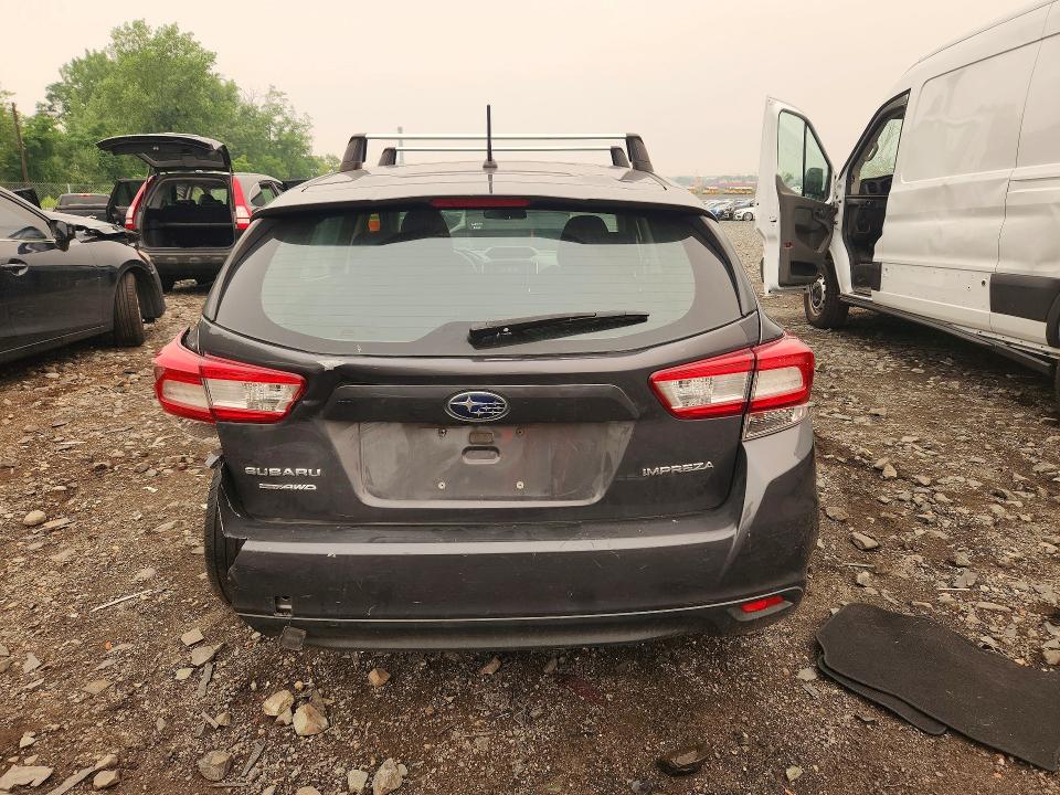 61234956 :رقم المزاد ، 4S3GTAA62J3721905 vin ، 2018 Subaru Impreza مزاد بيع