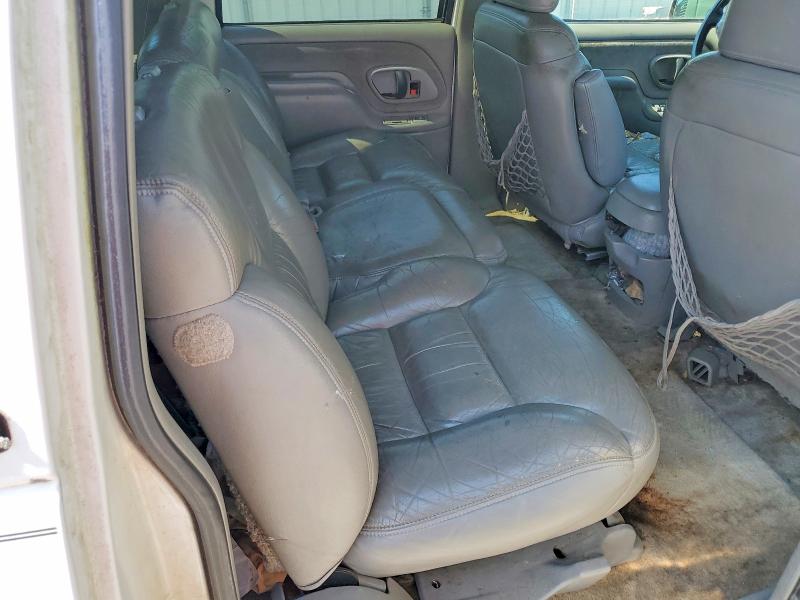 Продаж на аукціоні авто 1999 Gmc Suburban, vin: 1GKEC16R3XJ740689, номер лоту: 60609886
