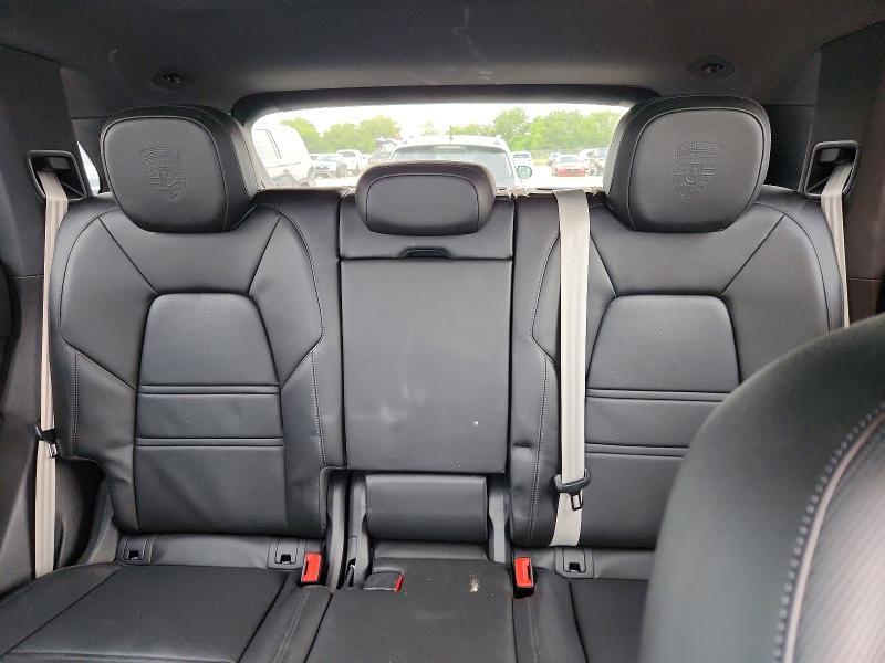 60800536 :رقم المزاد ، WP1AA2AYXNDA05917 vin ، 2022 Porsche Cayenne مزاد بيع