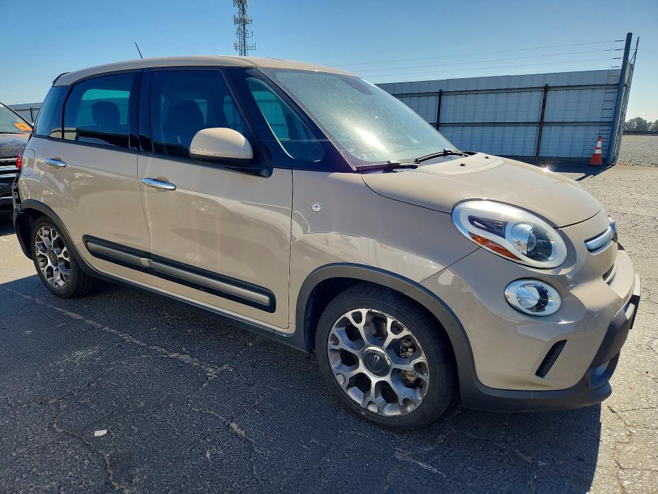 61249536 :رقم المزاد ، ZFBCFADH2EZ009161 vin ، 2014 Fiat 500l مزاد بيع