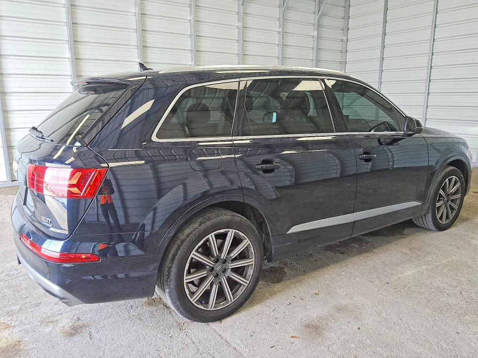 Продажа на аукционе авто 2017 Audi Q7, vin: WA1LAAF77HD001813, номер лота: 62318816