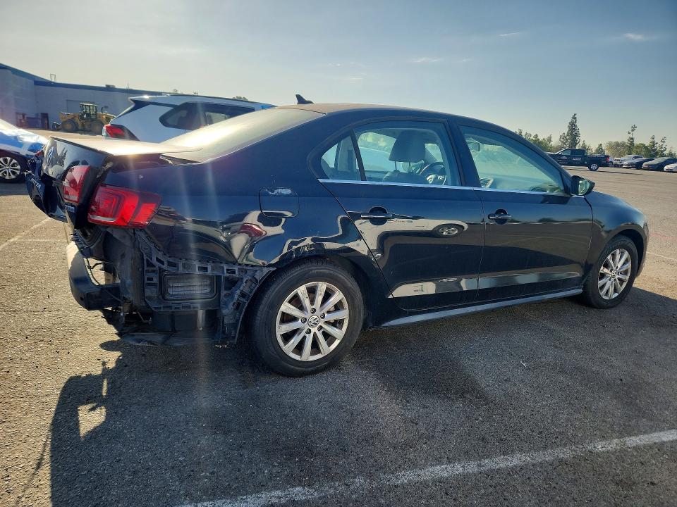 61159826 :رقم المزاد ، 3VW637AJ9EM210048 vin ، 2014 Volkswagen Jetta مزاد بيع