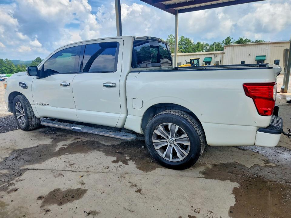 60797306 :رقم المزاد ، 1N6AA1E62HN537775 vin ، 2017 Nissan Titan مزاد بيع