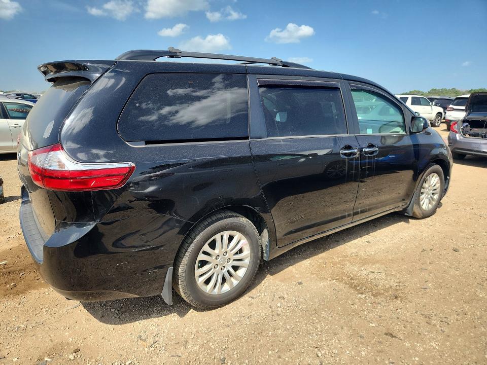 58946566 :رقم المزاد ، 5TDYZ3DC4HS831301 vin ، 2017 Toyota Sienna مزاد بيع