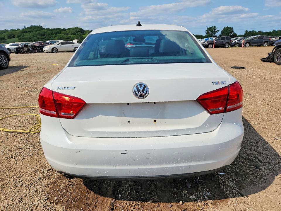 62324346 :رقم المزاد ، 1VWBS7A33EC053041 vin ، 2014 Volkswagen Passat مزاد بيع