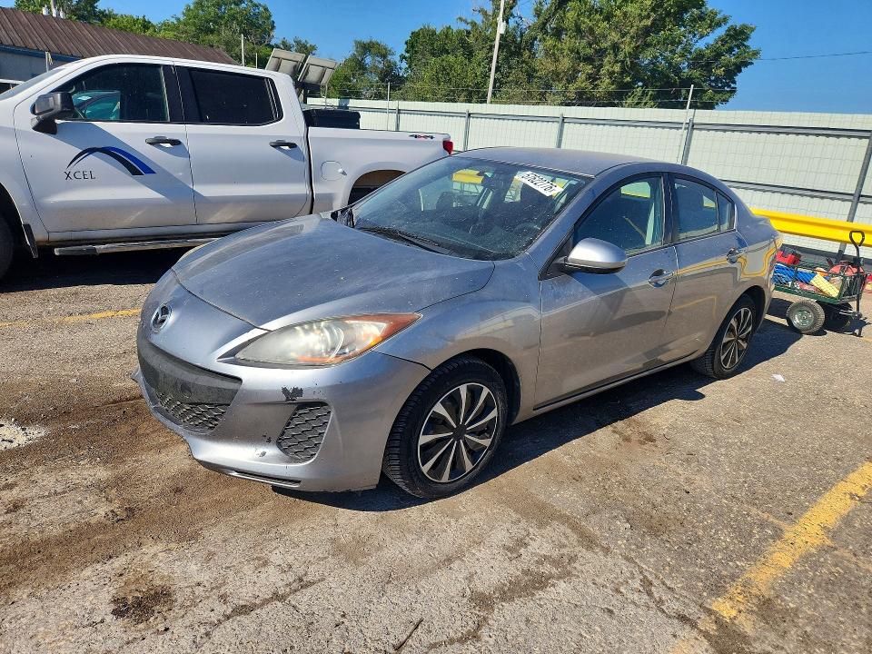 57622776 :رقم المزاد ، JM1BL1TF3D1817985 vin ، 2013 Mazda 3 مزاد بيع