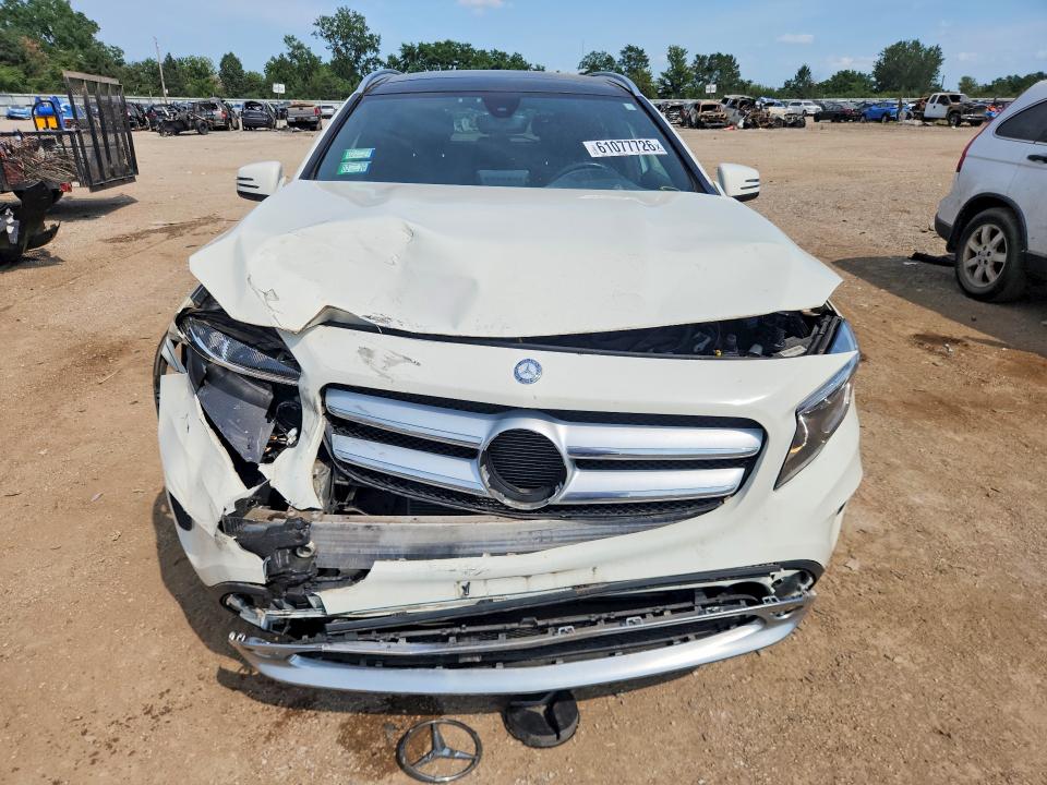 61077726 :رقم المزاد ، WDCTG4GB8HJ304488 vin ، 2017 Mercedes-benz Gla مزاد بيع