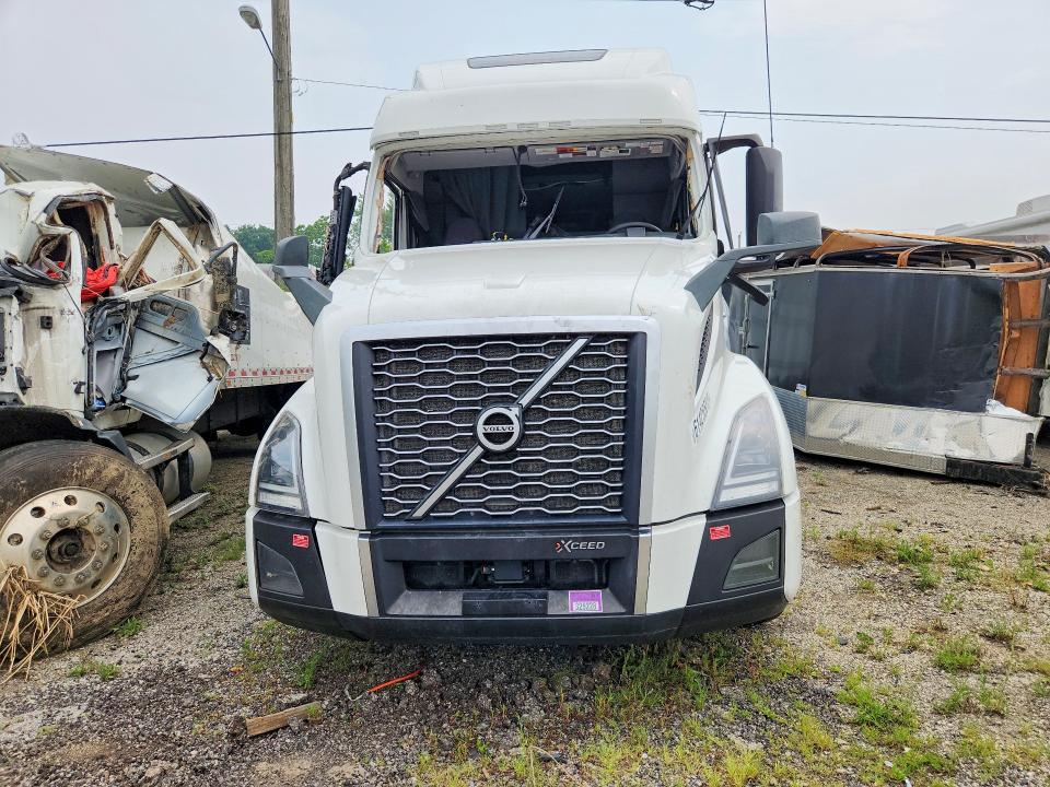 Продажа на аукционе авто 2024 Volvo Vn, vin: 4V4NC9EH2RN340237, номер лота: 61425586