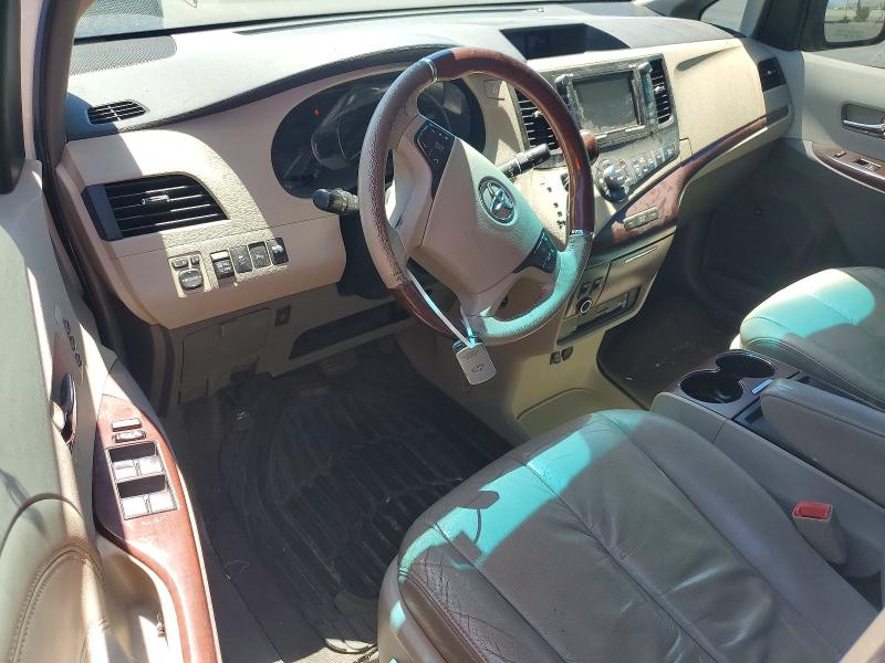 60786666 :رقم المزاد ، 5TDYK3DC3BS030404 vin ، 2011 Toyota Sienna مزاد بيع