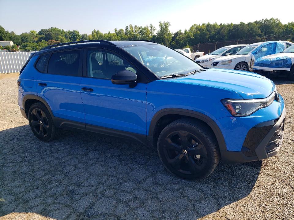 60327146 :رقم المزاد ، 3VV2C7B24SM077107 vin ، 2025 Volkswagen Taos مزاد بيع