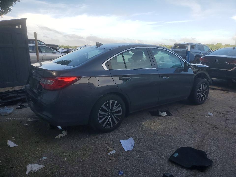 62023466 :رقم المزاد ، 4S3BNAF69J3014216 vin ، 2018 Subaru Legacy مزاد بيع