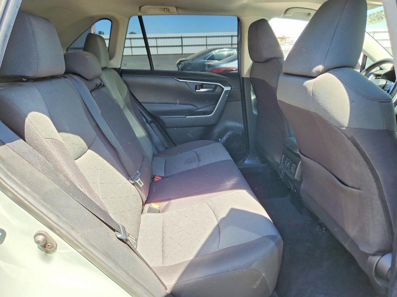 85626085 :رقم المزاد ، 2T3W1RFV1MW153843 vin ، 2021 Toyota Rav4 مزاد بيع