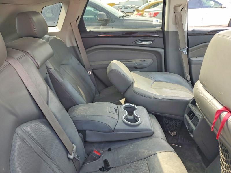 61508726 :رقم المزاد ، 3GYFNEEY9AS588198 vin ، 2010 Cadillac Srx مزاد بيع