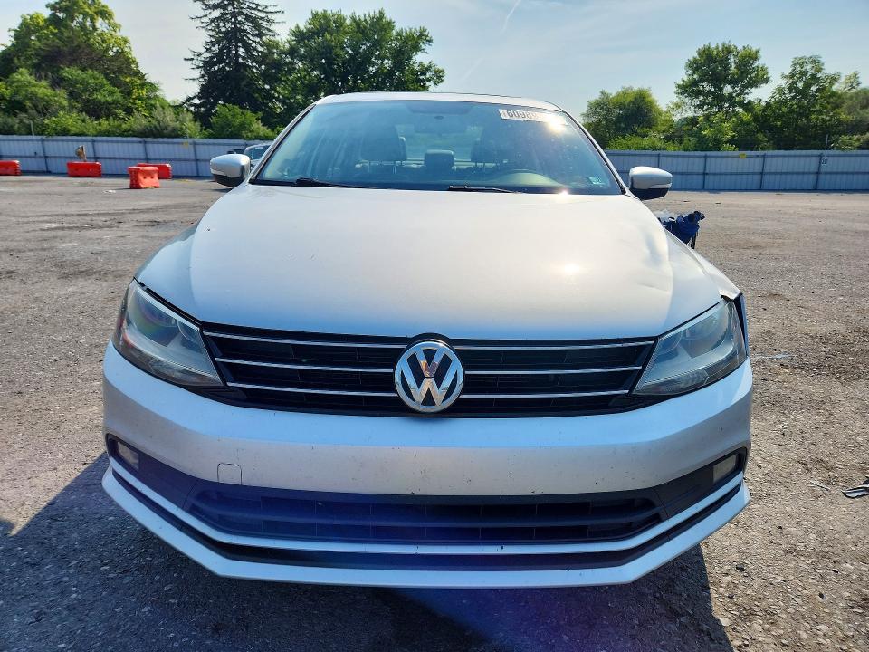 60989496 :رقم المزاد ، 3VWD17AJ1FM296454 vin ، 2015 Volkswagen Jetta مزاد بيع