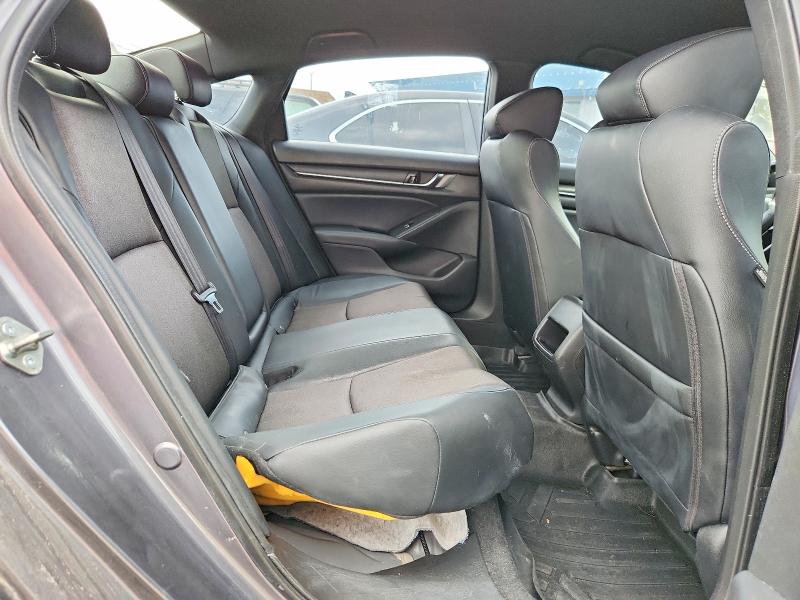 Продажа на аукционе авто 2018 Honda Accord, vin: 1HGCV1F3XJA215288, номер лота: 60611856