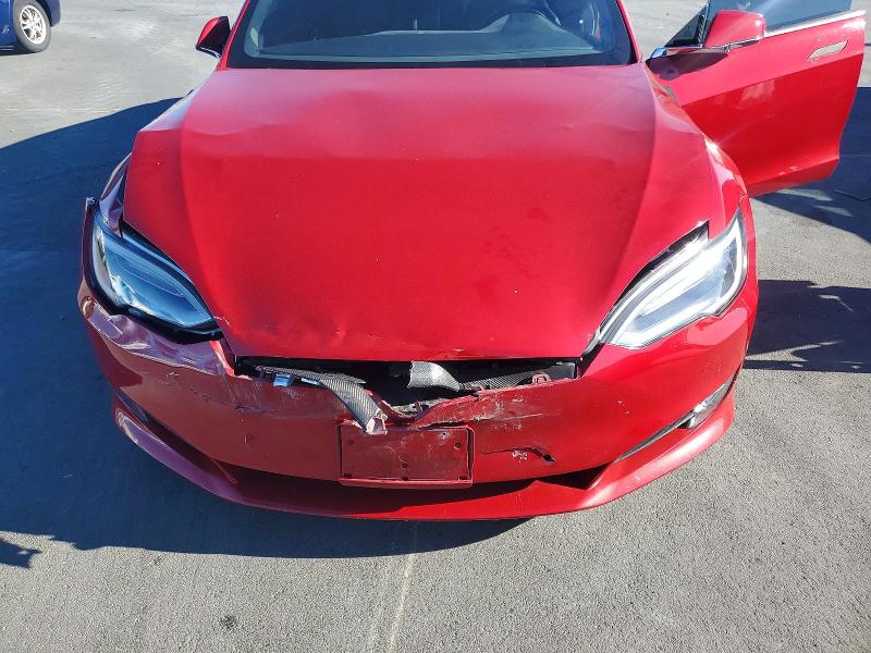 62323456 :رقم المزاد ، 5YJSA1E25HF197167 vin ، 2017 Tesla Model S مزاد بيع