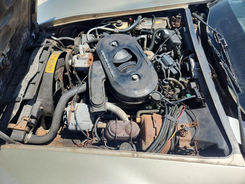 62755586 :رقم المزاد ، 1G1AY0788C5121304 vin ، 1982 Chevrolet Corvette مزاد بيع