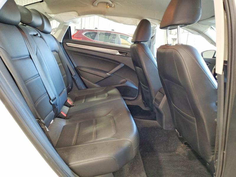 61577186 :رقم المزاد ، 1VWAA7A33JC006603 vin ، 2018 Volkswagen Passat مزاد بيع