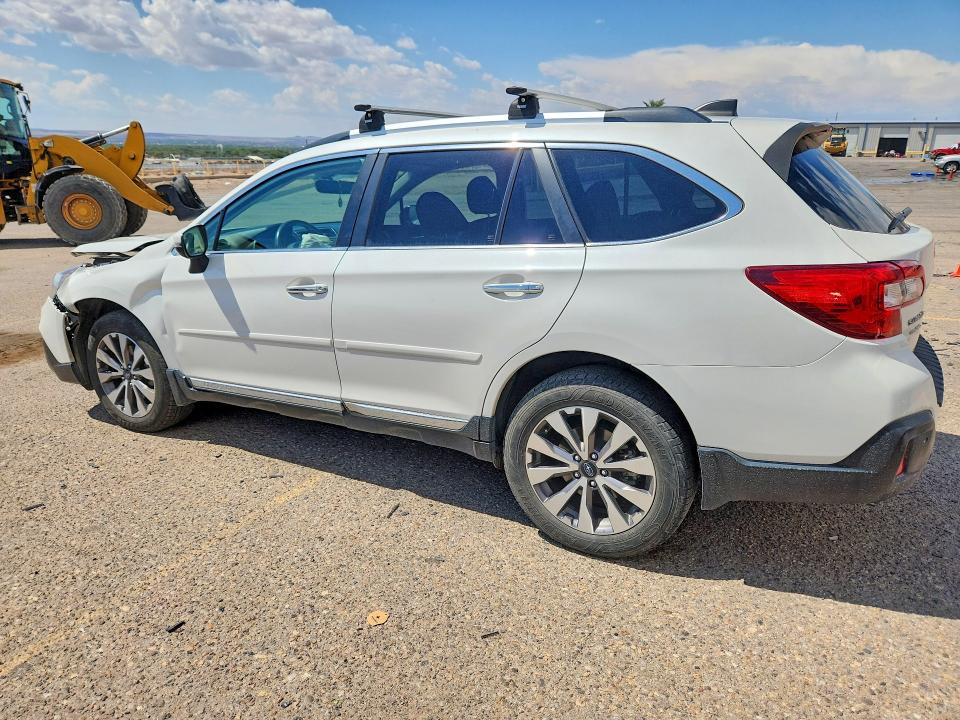 61241226 :رقم المزاد ، 4S4BSETC7J3279562 vin ، 2018 Subaru Outback مزاد بيع